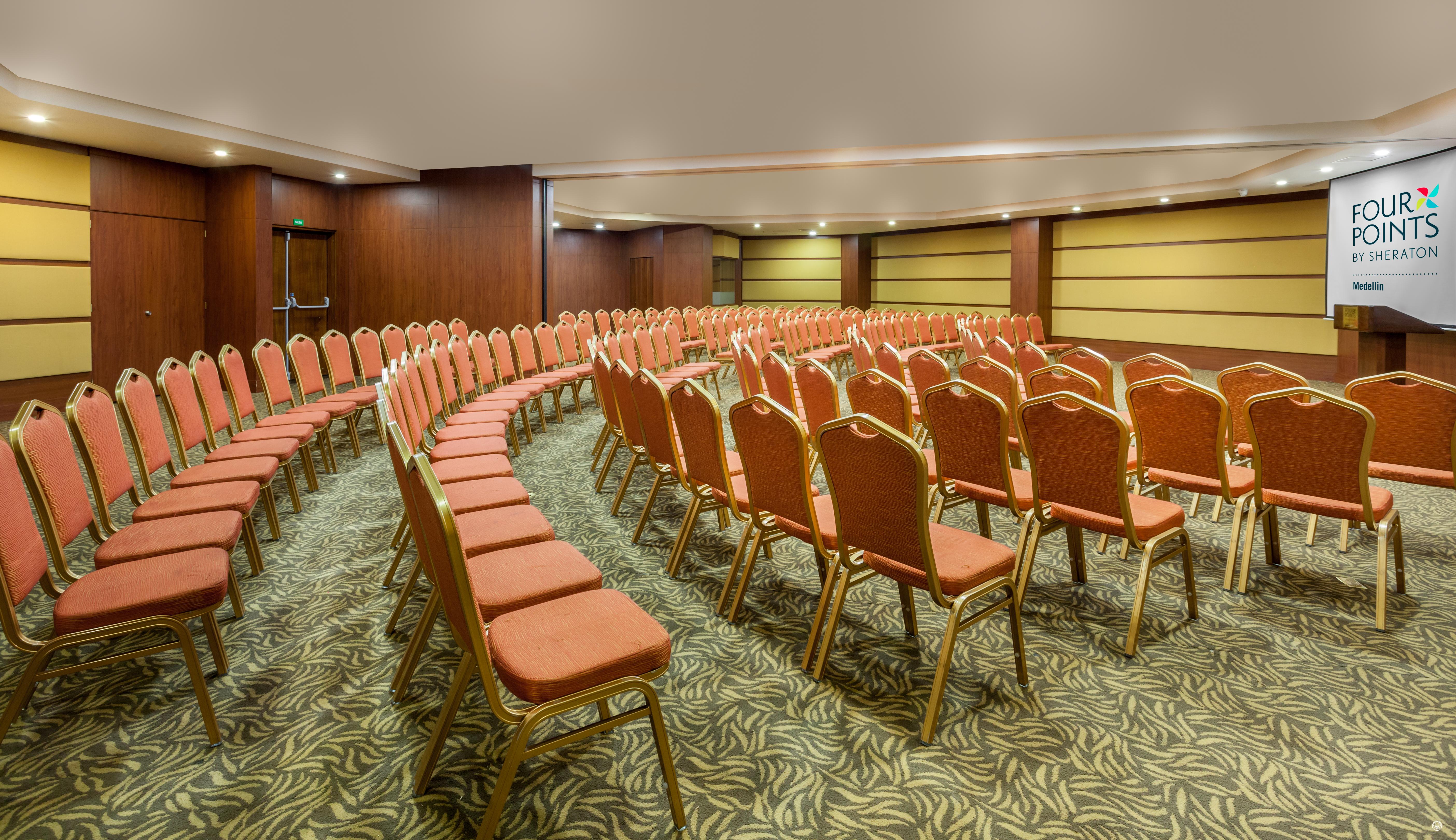 Four Points By Sheraton Меделин Екстериор снимка