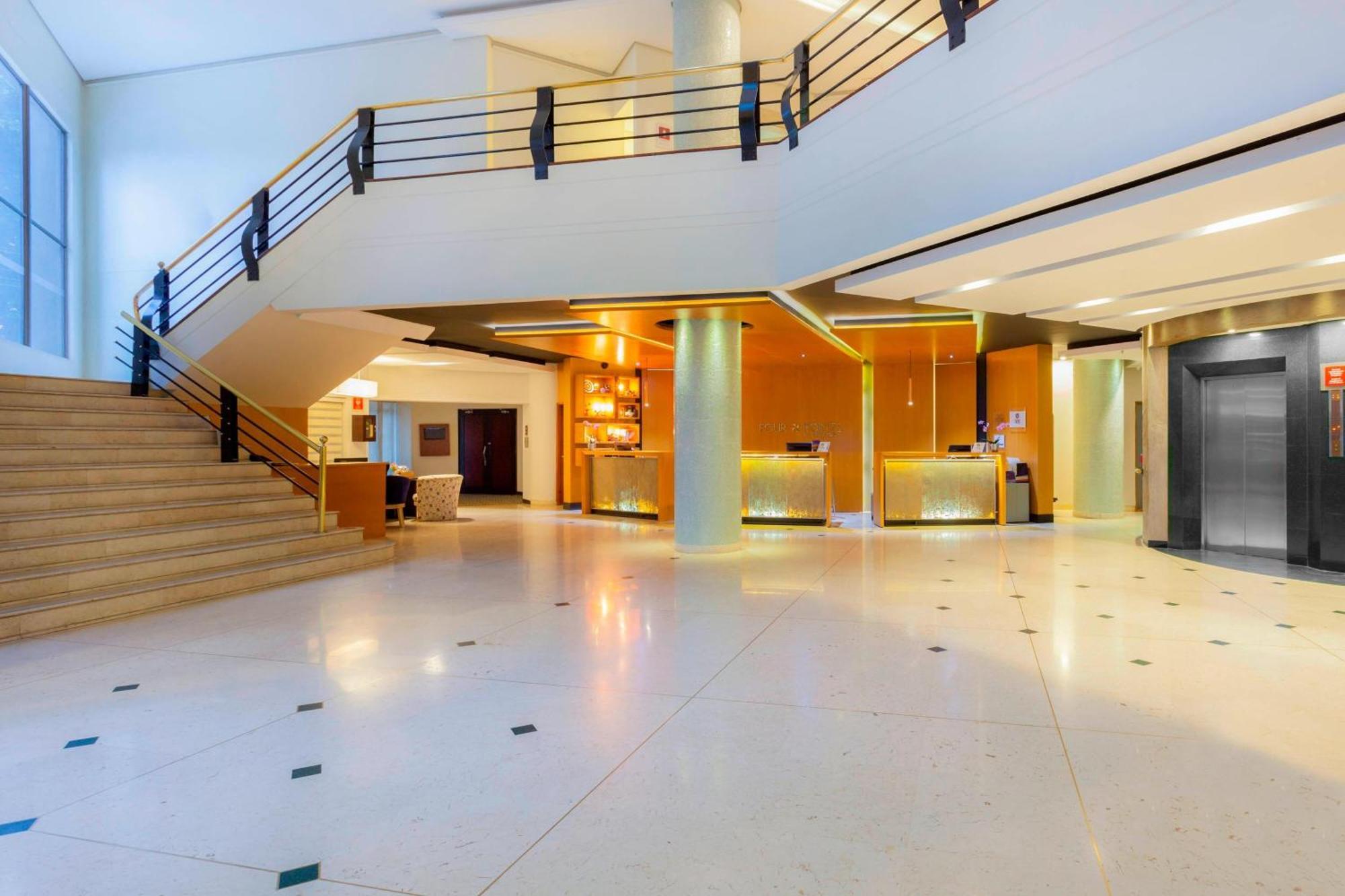 Four Points By Sheraton Меделин Екстериор снимка